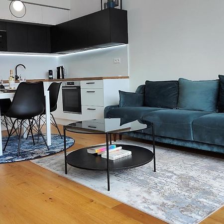 Beautiful 1 - Bedroom Apartment In Downtown ブラチスラヴァ エクステリア 写真